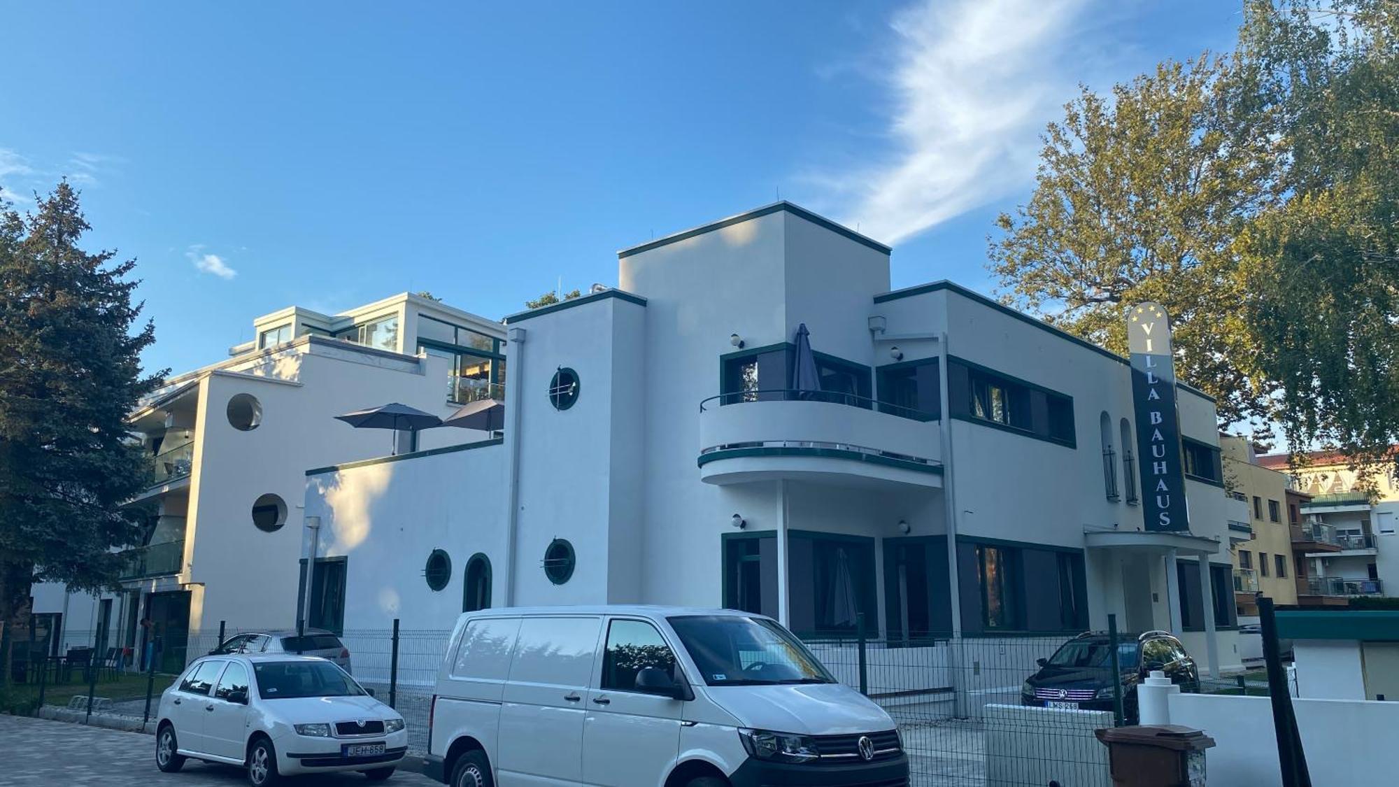Villa Bauhaus Labi Garden Wellness Apartman Siofok Bagian luar foto