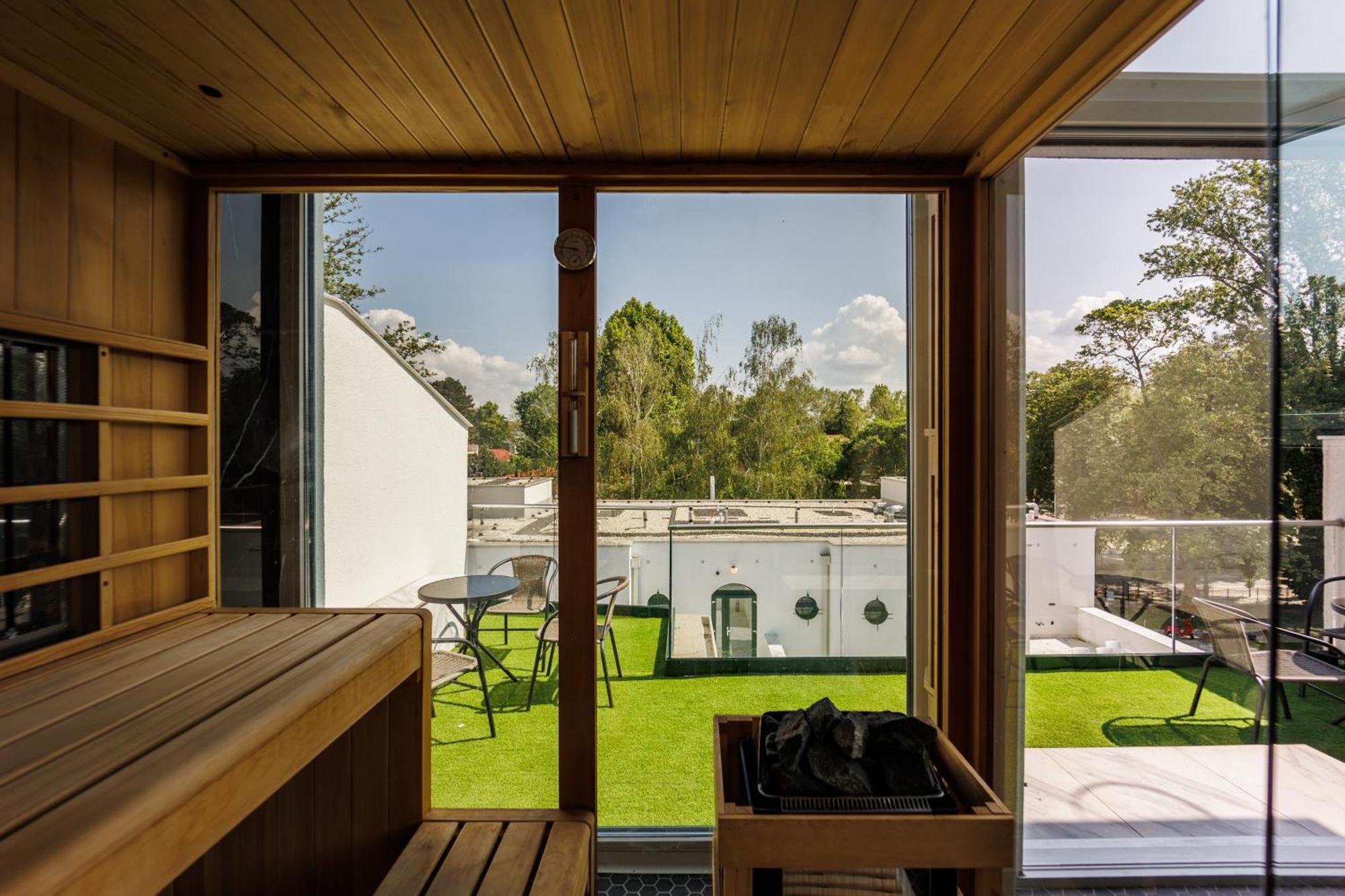 Villa Bauhaus Labi Garden Wellness Apartman Siofok Bagian luar foto