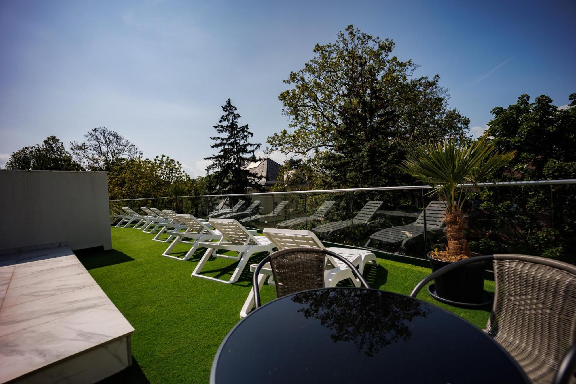 Villa Bauhaus Labi Garden Wellness Apartman Siofok Bagian luar foto
